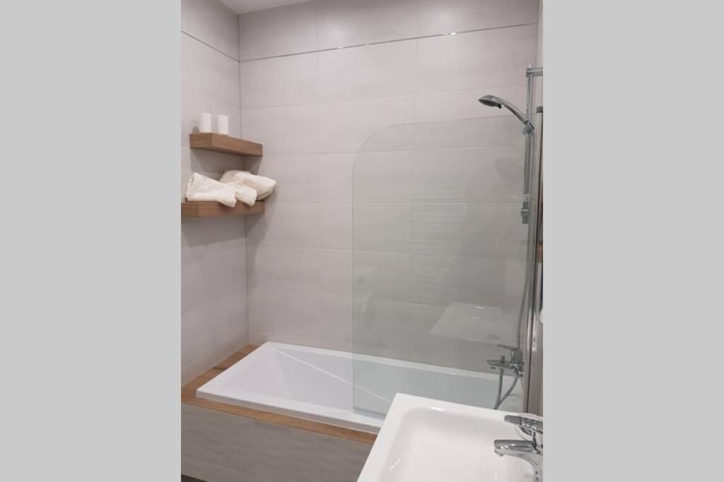Komfortowy Nowoczesny Apartament Kustronia Z Garazem Balkonem Wanna Bílsko-Bělá Exteriér fotografie